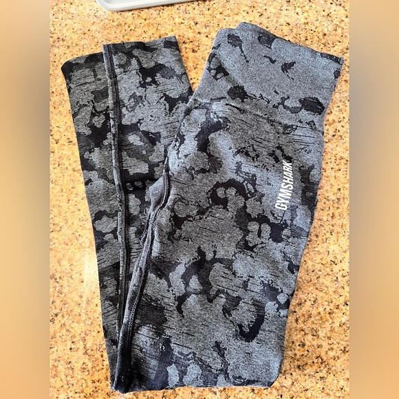 GYMSHARK LEGGING BUNDLE! - Picture 3 of 7